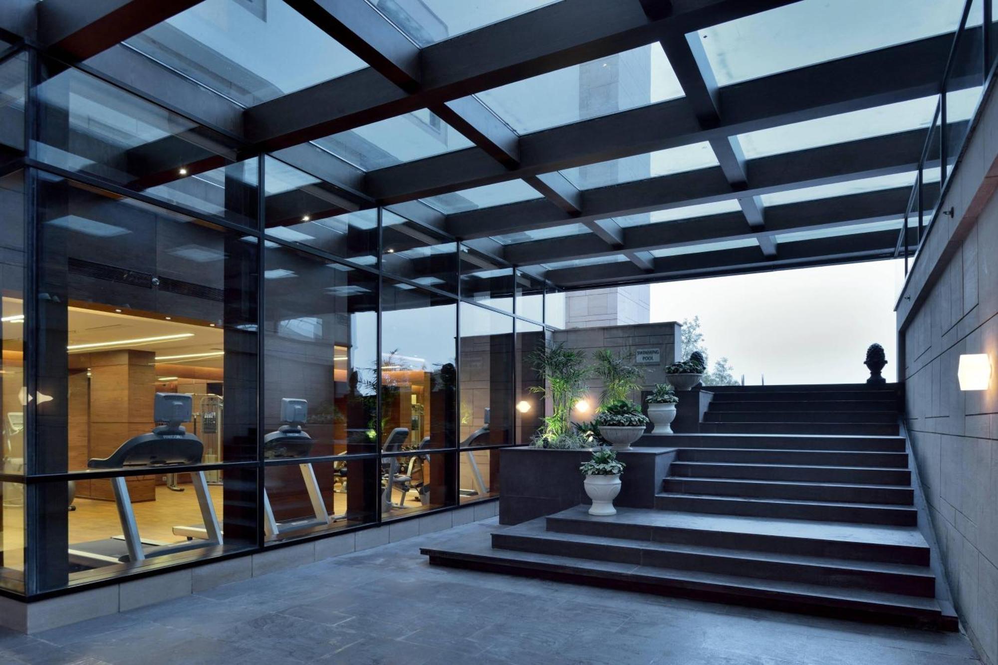 Courtyard By Marriott Raipur Hotel Exterior foto