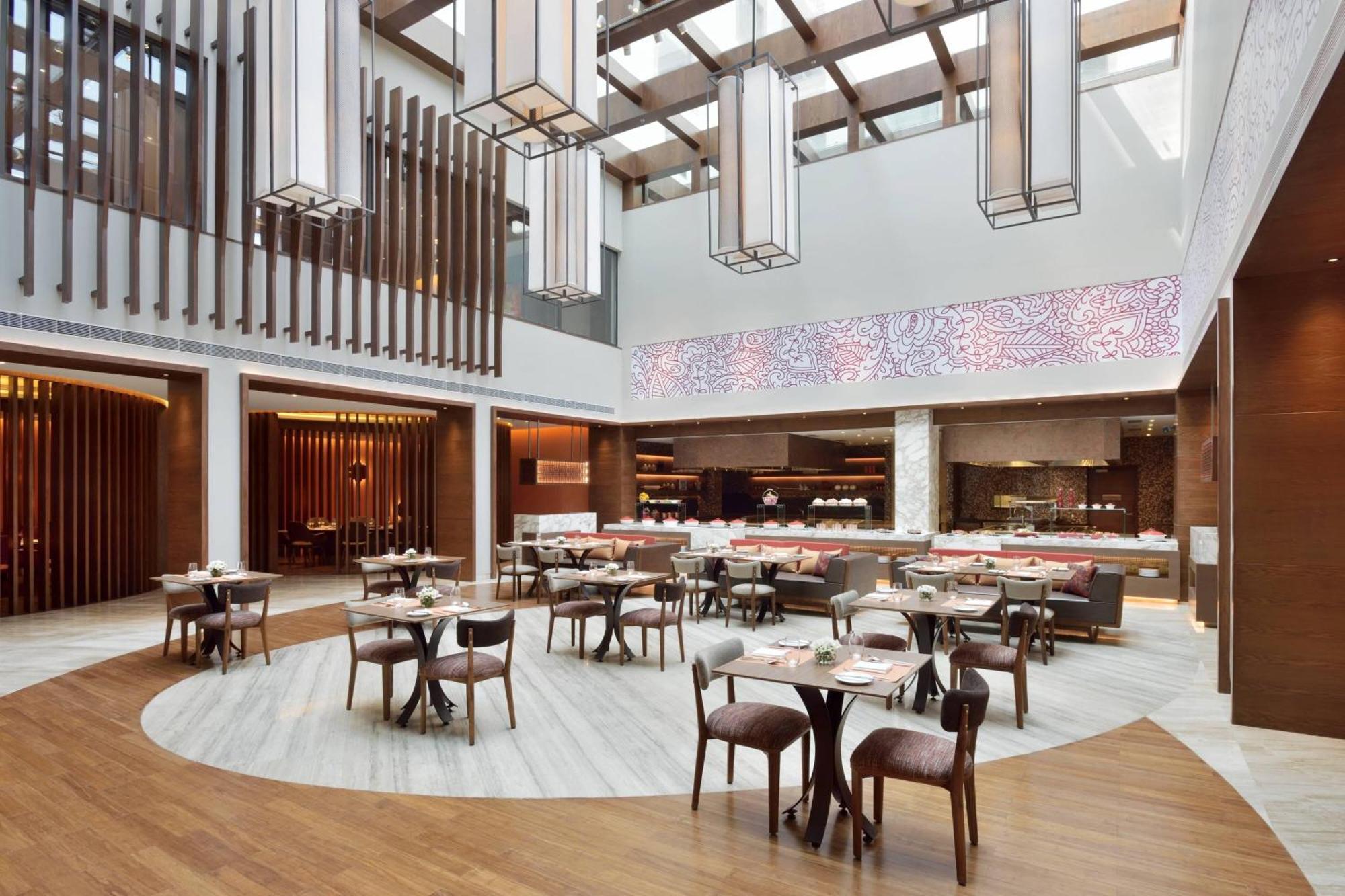 Courtyard By Marriott Raipur Hotel Exterior foto