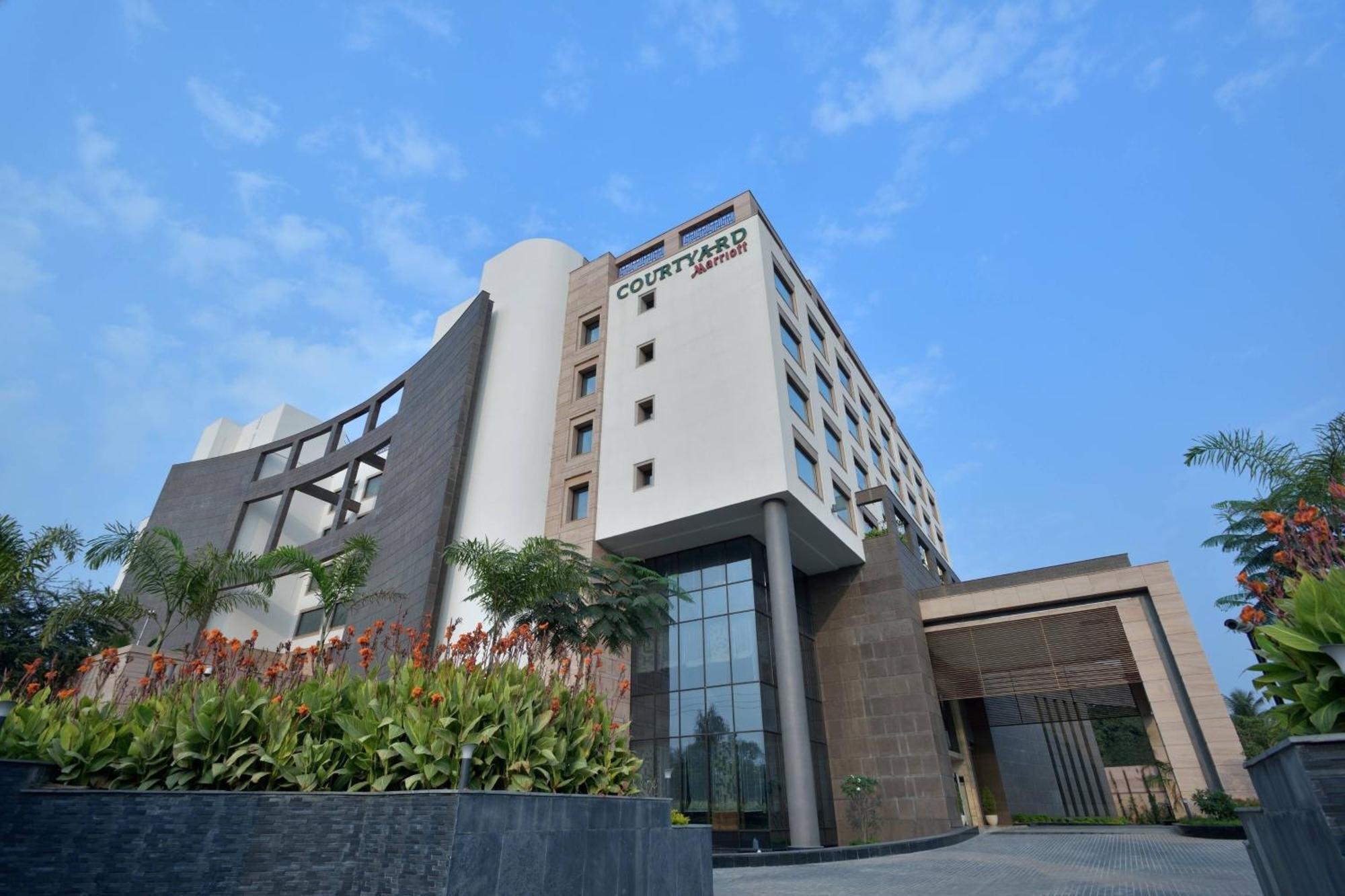 Courtyard By Marriott Raipur Hotel Exterior foto