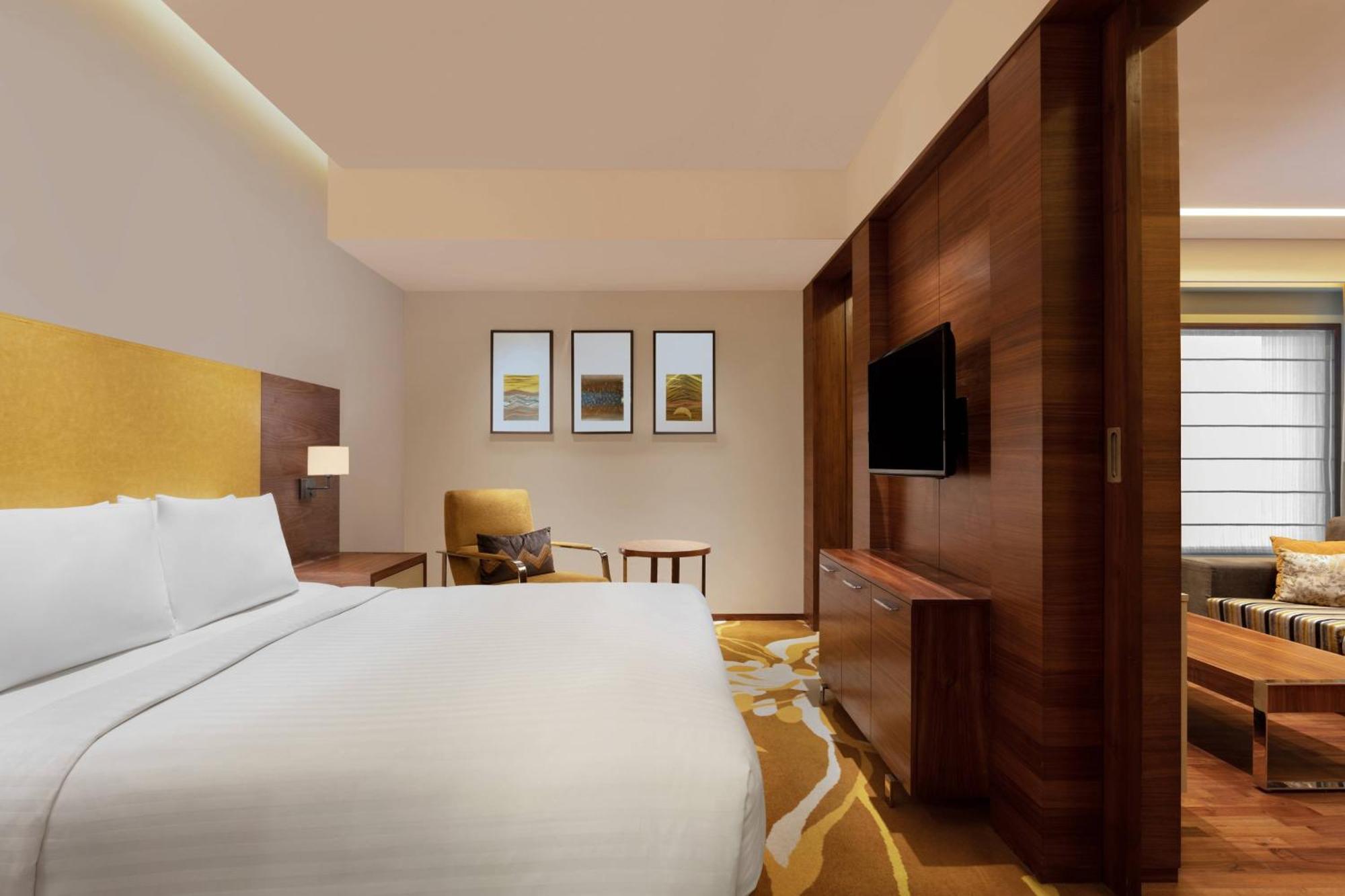Courtyard By Marriott Raipur Hotel Exterior foto