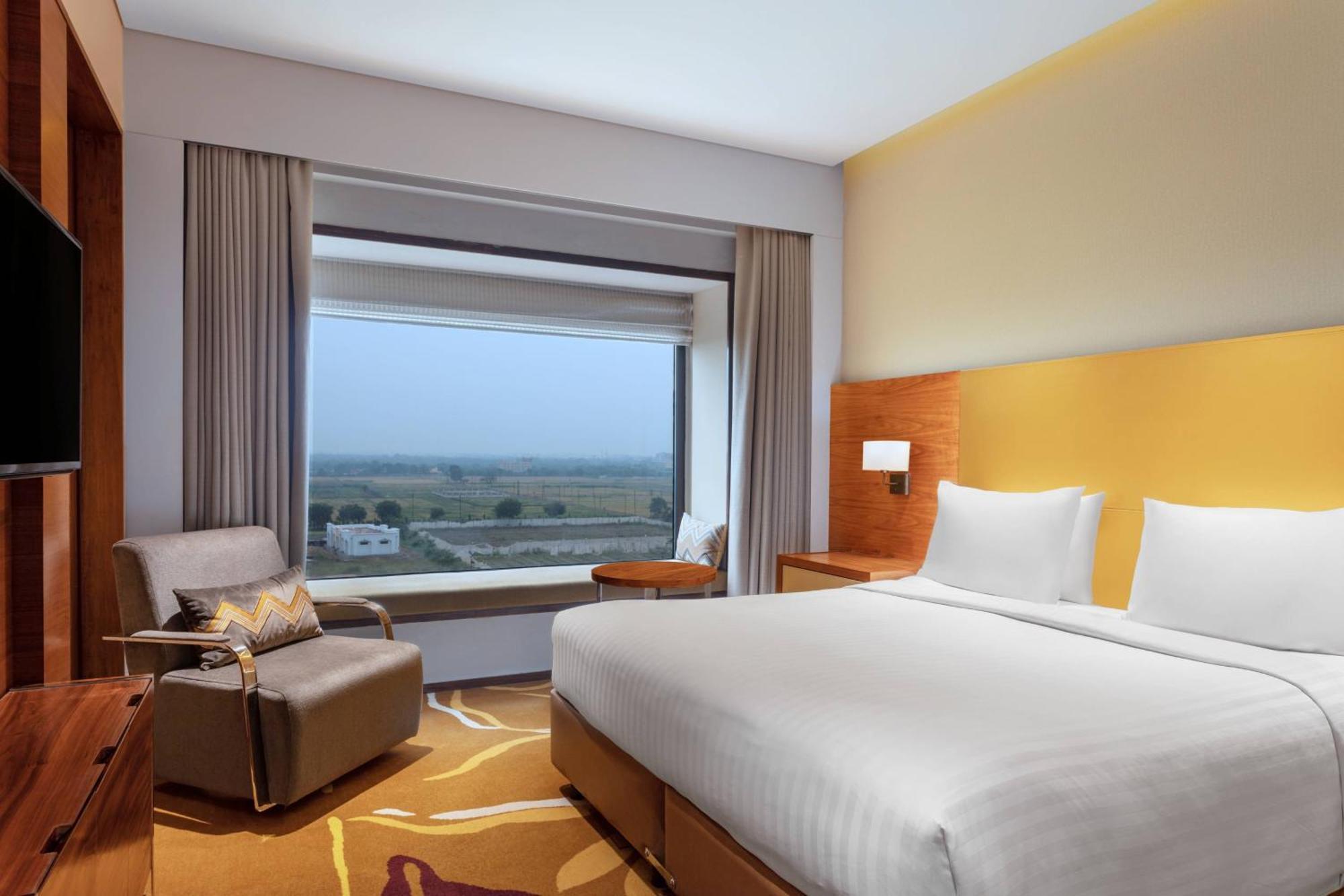 Courtyard By Marriott Raipur Hotel Exterior foto
