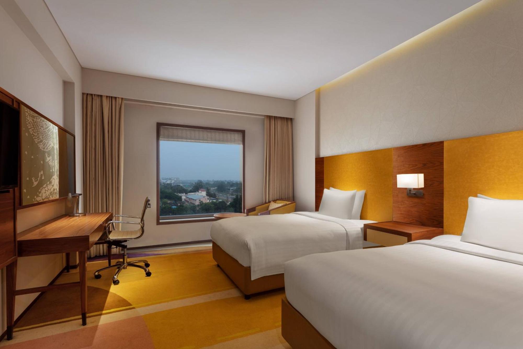 Courtyard By Marriott Raipur Hotel Exterior foto