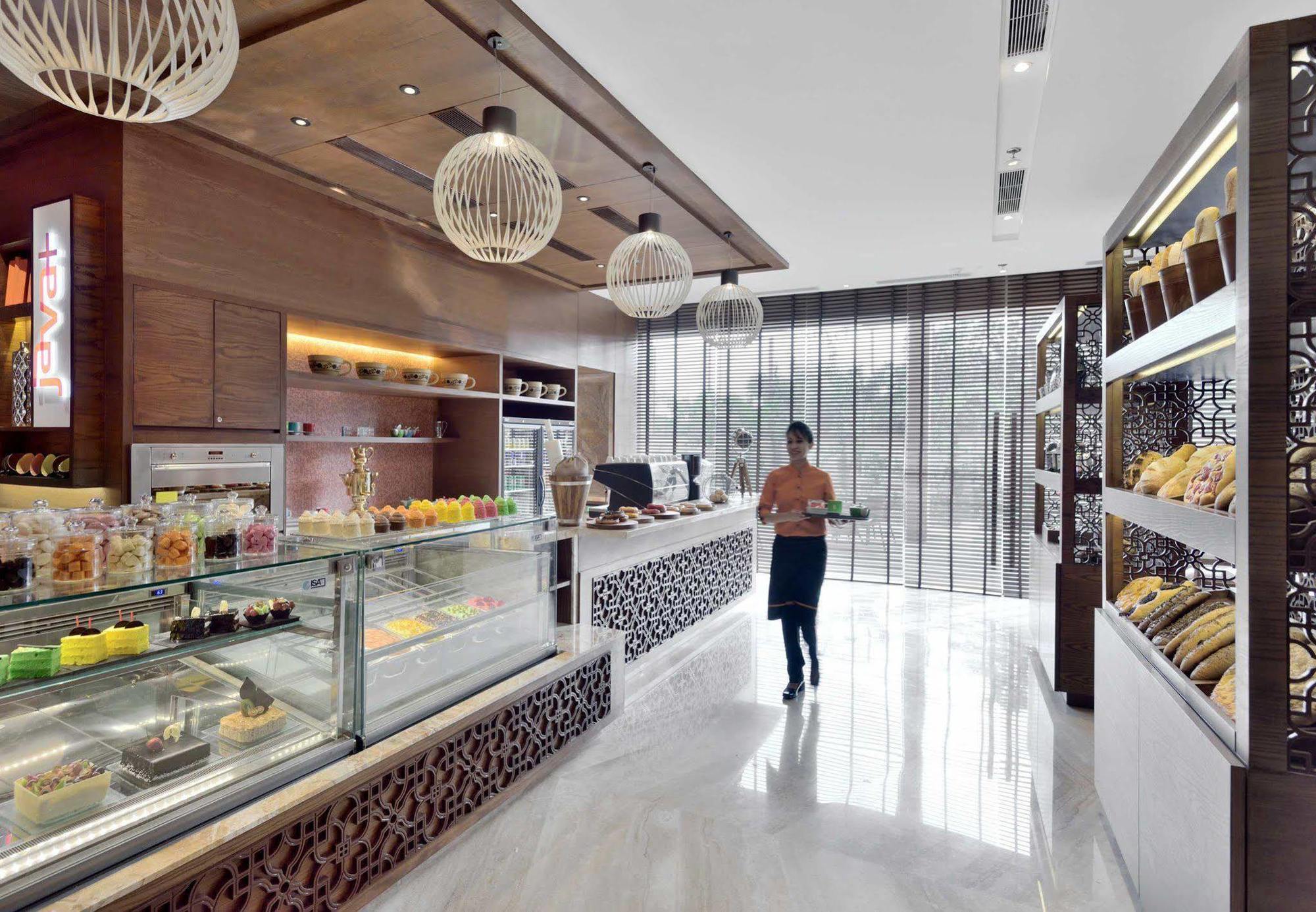 Courtyard By Marriott Raipur Hotel Exterior foto
