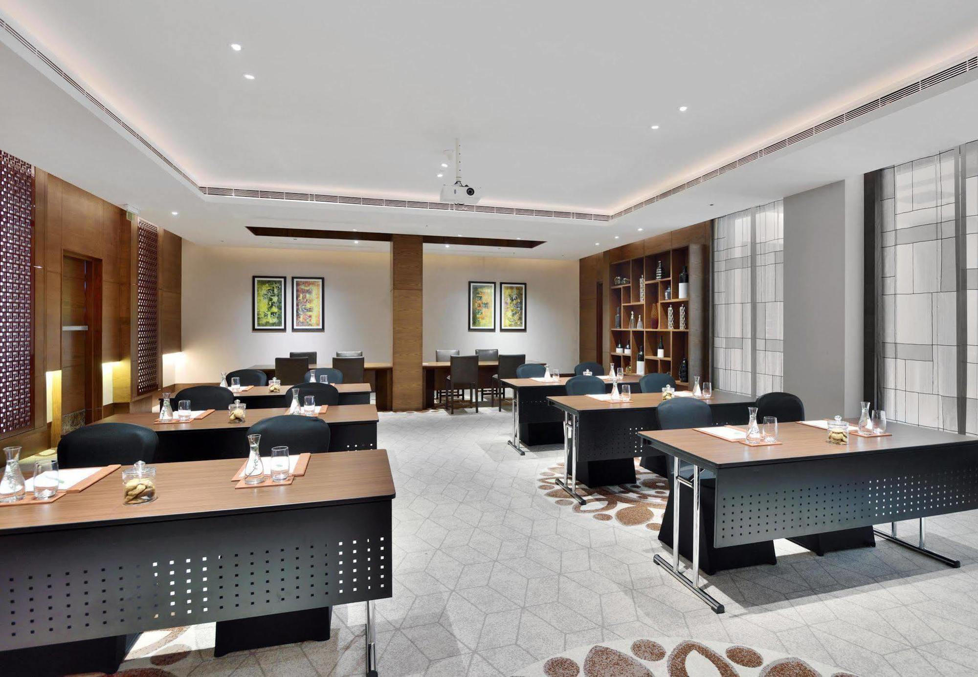 Courtyard By Marriott Raipur Hotel Exterior foto